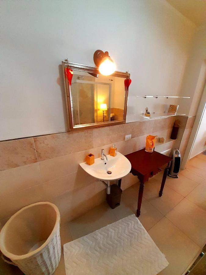 Les Amis Apartment เปสเคียรา เดล การ์ดา ภายนอก รูปภาพ